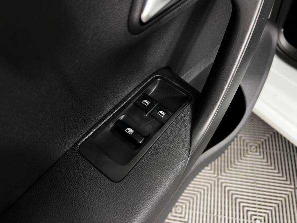 Volkswagen Polo V Рестайлинг с пробегом 2018 года, цена 1 350 000 рублей, 65304 км, седан, Автокод Объявления