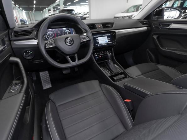 Skoda Superb III Рестайлинг с пробегом 2025 года, цена 3 400 000 рублей, 30 км, лифтбек, Автокод Объявления