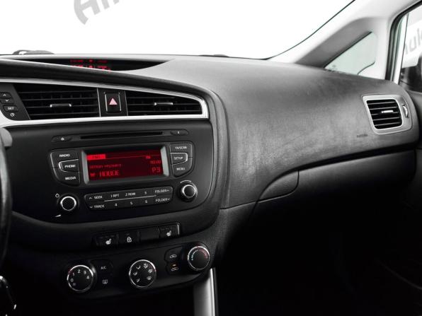 Kia Ceed II Рестайлинг с пробегом 2018 года, цена 1 360 000 рублей, 146441 км, универсал, Автокод Объявления