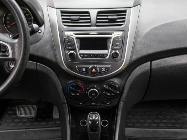 Hyundai Solaris I Рестайлинг с пробегом 2015 года, цена 1 149 000 рублей, 88000 км, седан, Автокод Объявления