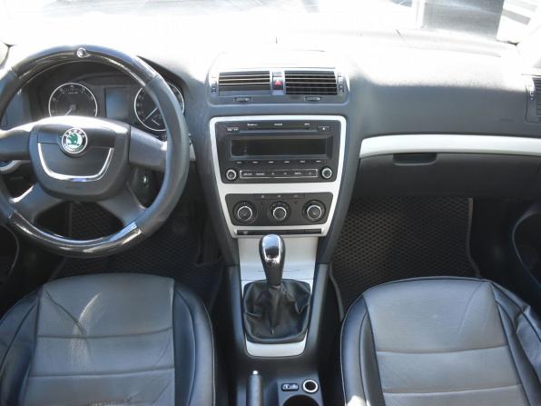 Skoda Octavia II (A5) Рестайлинг с пробегом 2012 года, цена 700 000 рублей, 218532 км, лифтбек, Автокод Объявления