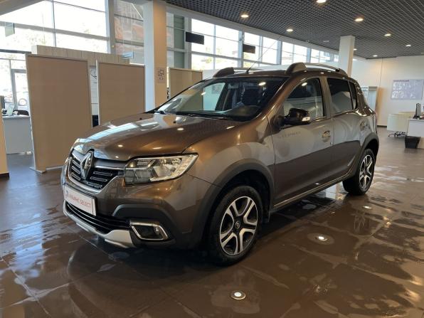 Renault Sandero II Рестайлинг с пробегом 2022 года, цена 1 465 000 рублей, 49460 км, хэтчбек, Автокод Объявления