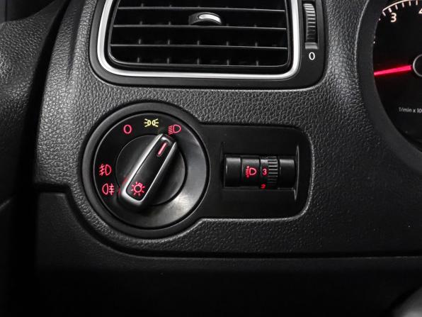 Volkswagen Polo V с пробегом 2013 года, цена 849 000 рублей, 293305 км, седан, Автокод Объявления