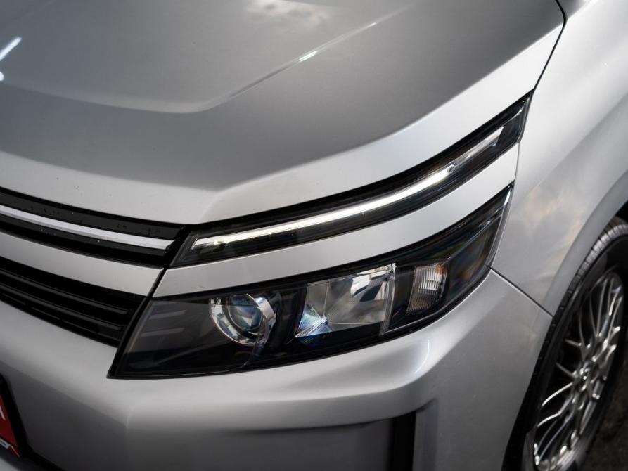 Toyota Voxy III (R80) Рестайлинг Иркутск  - изображение 21