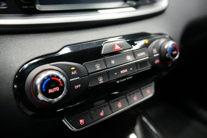 Kia Sorento III Prime с пробегом 2017 года, цена 2 640 000 рублей, 177000 км, внедорожник, Автокод Объявления