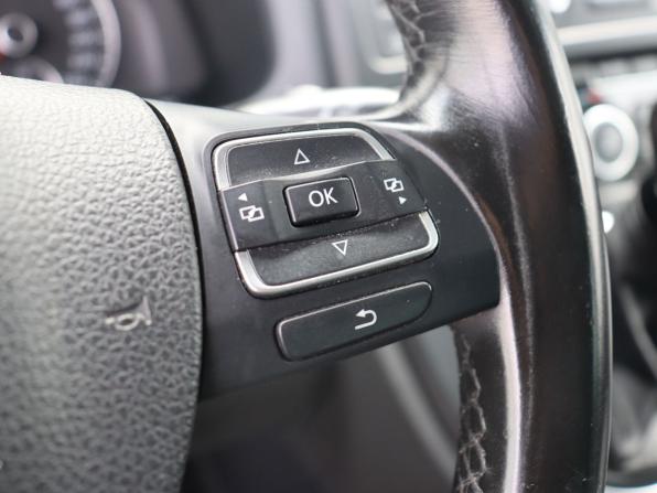 Volkswagen Multivan T5 Рестайлинг с пробегом 2013 года, цена 2 019 000 рублей, 204958 км, минивэн, Автокод Объявления