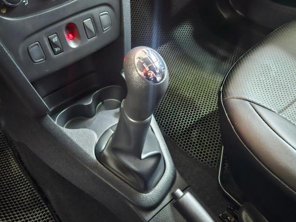 Renault Sandero II Рестайлинг с пробегом 2020 года, цена 1 165 000 рублей, 97680 км, хэтчбек, Автокод Объявления