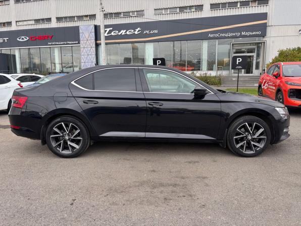 Skoda Superb III Рестайлинг с пробегом 2020 года, цена 2 148 000 рублей, 196092 км, лифтбек, Автокод Объявления