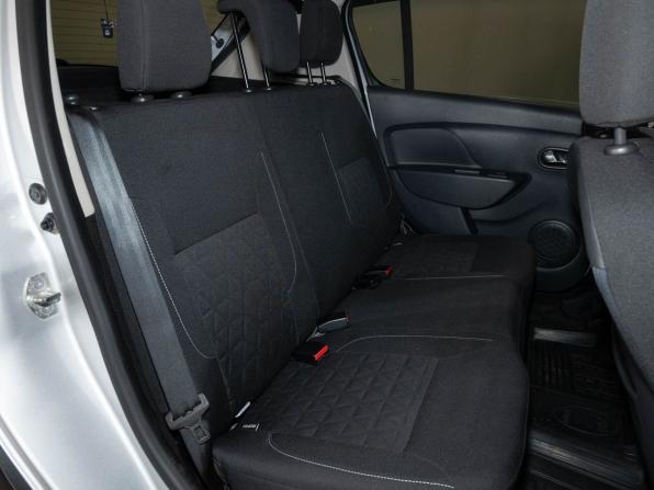 Renault Sandero II с пробегом 2015 года, цена 955 000 рублей, 140000 км, хэтчбек, Автокод Объявления