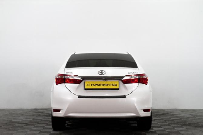 Toyota Corolla XI (E160 E170 E180) с пробегом 2015 года, цена 1 899 000 рублей, 199000 км, седан, Автокод Объявления