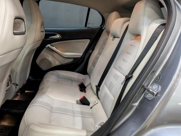 Mercedes-Benz GLA I (X156) Рестайлинг с пробегом 2018 года, цена 2 480 000 рублей, 114718 км, внедорожник, Автокод Объявления