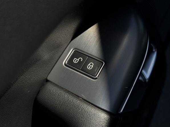 Land Rover Range Rover Sport II Рестайлинг с пробегом 2019 года, цена 3 800 000 рублей, 203400 км, внедорожник, Автокод Объявления