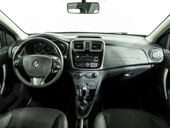 Renault Sandero II с пробегом 2017 года, цена 939 700 рублей, 108729 км, хэтчбек, Автокод Объявления