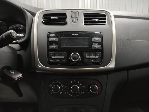 Renault Sandero II Рестайлинг с пробегом 2022 года, цена 1 165 000 рублей, 35151 км, хэтчбек, Автокод Объявления