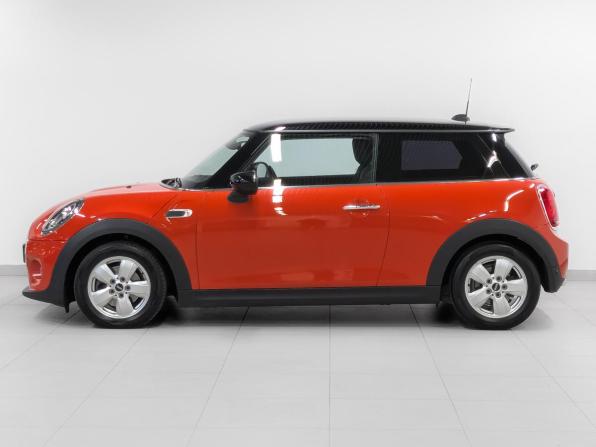 Mini Hatch III (F55/F56) Рестайлинг с пробегом 2020 года, цена 2 395 000 рублей, 46120 км, хэтчбек, Автокод Объявления