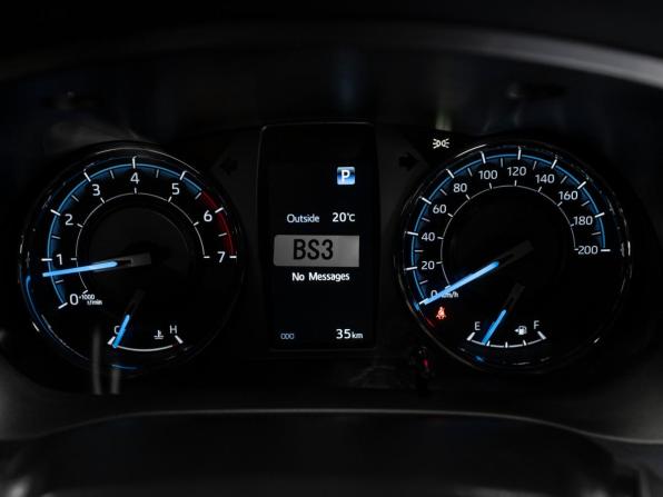Toyota Hilux VIII Рестайлинг 2 с пробегом 2025 года, цена 6 900 000 рублей, 30 км, пикап, Автокод Объявления