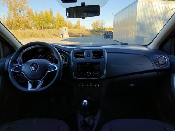 Renault Logan II Рестайлинг с пробегом 2019 года, цена 946 000 рублей, 164078 км, седан, Автокод Объявления