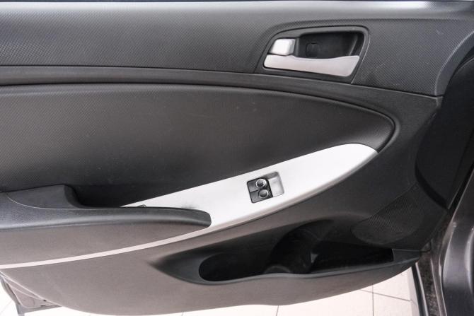 Hyundai Solaris I с пробегом 2012 года, цена 729 000 рублей, 199000 км, хэтчбек, Автокод Объявления