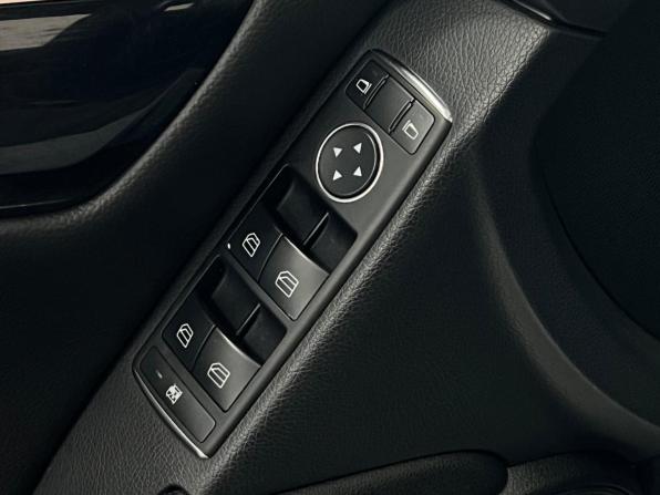 Mercedes-Benz C-Класс III (W204) Рестайлинг с пробегом 2011 года, цена 1 200 000 рублей, 217000 км, седан, Автокод Объявления