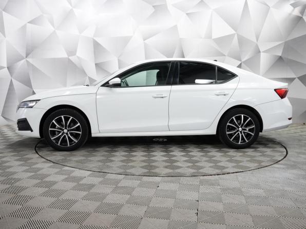 Skoda Octavia IV (A8) с пробегом 2021 года, цена 2 373 000 рублей, 52100 км, лифтбек, Автокод Объявления