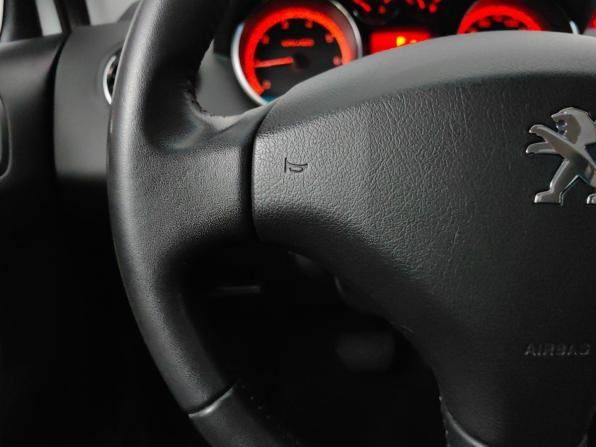 Peugeot 408 I с пробегом 2014 года, цена 584 000 рублей, 130000 км, седан, Автокод Объявления