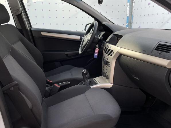 Opel Astra H Рестайлинг с пробегом 2008 года, цена 485 000 рублей, 175672 км, седан, Автокод Объявления