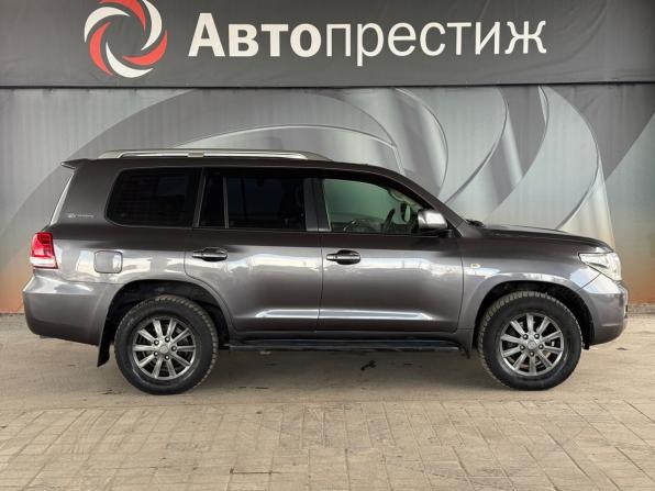 Toyota Land Cruiser 200 Series с пробегом 2011 года, цена 3 200 000 рублей, 226900 км, внедорожник, Автокод Объявления