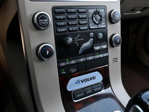 Volvo XC70 II с пробегом 2011 года, цена 1 099 000 рублей, 292353 км, универсал, Автокод Объявления