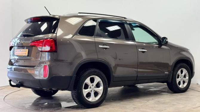 Kia Sorento II Рестайлинг с пробегом 2017 года, цена 1 870 000 рублей, 217496 км, внедорожник, Автокод Объявления