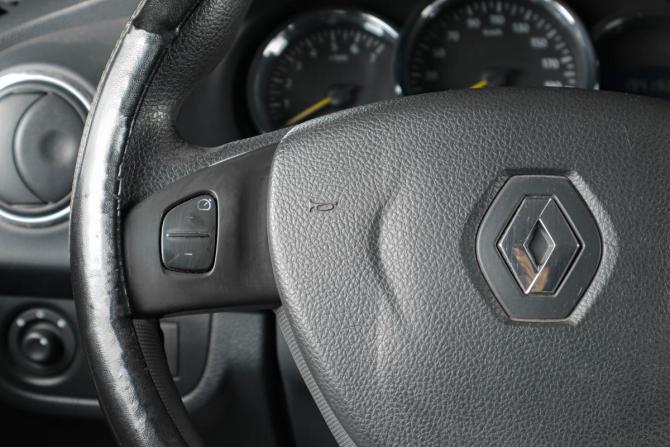 Renault Logan II с пробегом 2016 года, цена 799 000 рублей, 194000 км, седан, Автокод Объявления