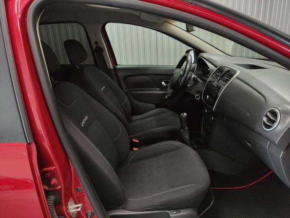Renault Sandero II с пробегом 2015 года, цена 750 000 рублей, 168175 км, хэтчбек, Автокод Объявления