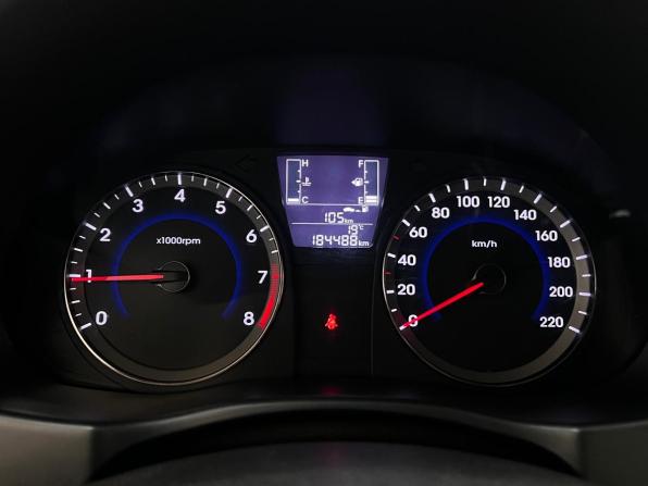 Hyundai Solaris I Рестайлинг с пробегом 2016 года, цена 899 000 рублей, 184489 км, хэтчбек, Автокод Объявления