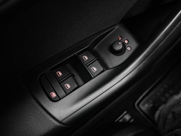 Audi Q3 I (8U) Рестайлинг с пробегом 2015 года, цена 2 250 000 рублей, 117000 км, внедорожник, Автокод Объявления