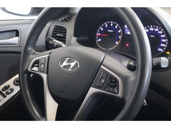 Hyundai Solaris I Рестайлинг с пробегом 2016 года, цена 905 000 рублей, 162200 км, хэтчбек, Автокод Объявления