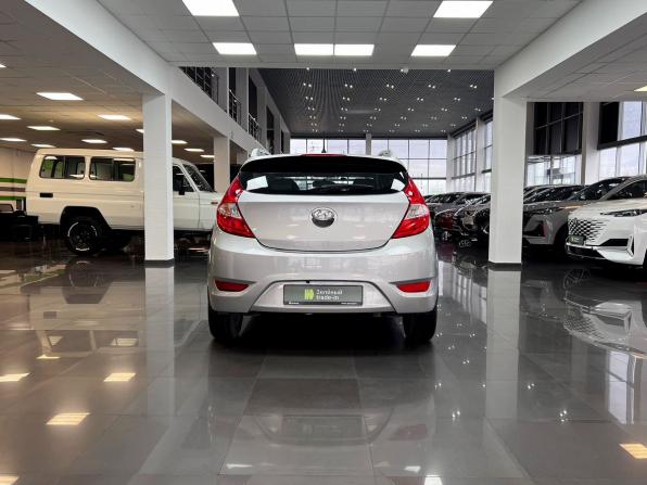 Hyundai Solaris I с пробегом 2012 года, цена 670 000 рублей, 270344 км, хэтчбек, Автокод Объявления