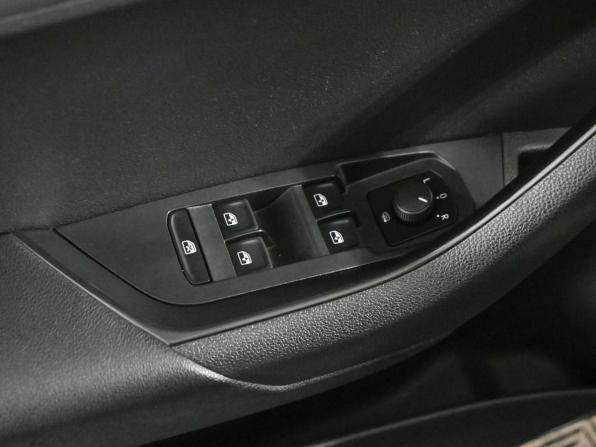 Skoda Karoq I с пробегом 2021 года, цена 2 490 000 рублей, 78416 км, внедорожник, Автокод Объявления