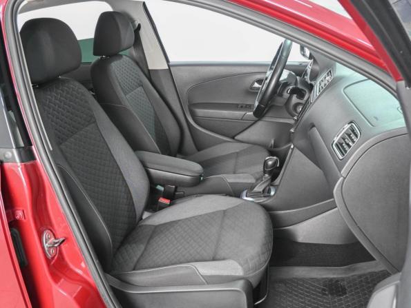 Volkswagen Polo V Рестайлинг с пробегом 2019 года, цена 1 550 000 рублей, 73617 км, седан, Автокод Объявления