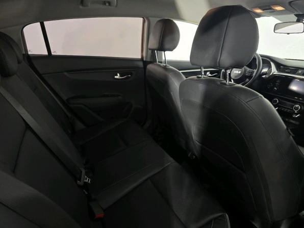 Kia Rio IV Рестайлинг с пробегом 2021 года, цена 1 949 000 рублей, 54552 км, хэтчбек, Автокод Объявления