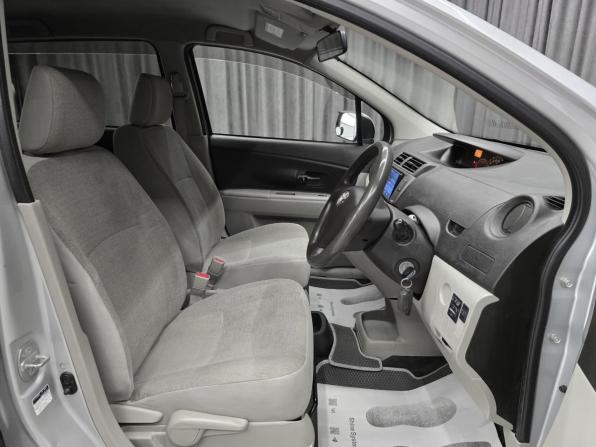 Toyota Passo Sette с пробегом 2010 года, цена 619 000 рублей, 304000 км, минивэн, Автокод Объявления