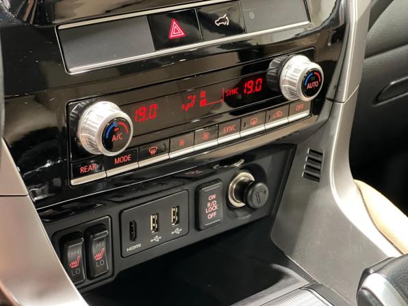 Mitsubishi Montero Sport III Рестайлинг с пробегом 2021 года, цена 4 499 000 рублей, 60000 км, внедорожник, Автокод Объявления