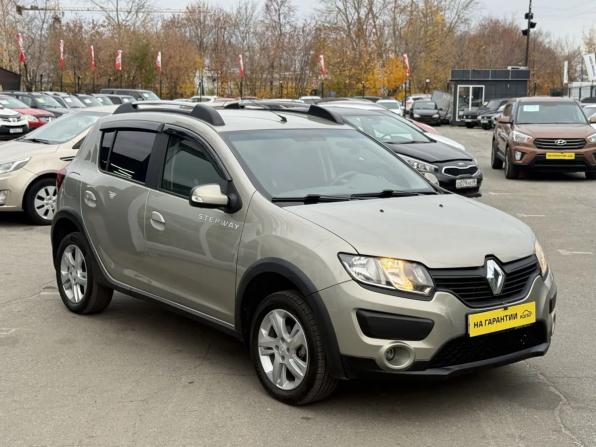 Renault Sandero II с пробегом 2017 года, цена 729 000 рублей, 110212 км, хэтчбек, Автокод Объявления