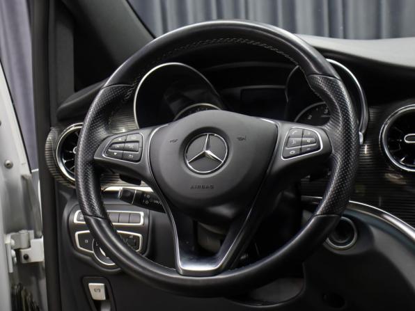 Mercedes-Benz V-Класс III (W447) Рестайлинг с пробегом 2022 года, цена 7 498 000 рублей, 52783 км, минивэн, Автокод Объявления