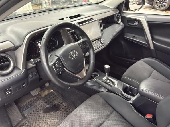 Toyota RAV4 IV (XA40) Рестайлинг с пробегом 2017 года, цена 2 299 000 рублей, 154306 км, внедорожник, Автокод Объявления