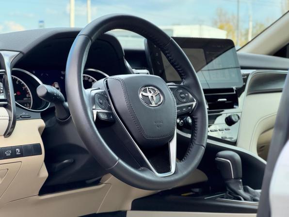 Toyota Camry VIII (XV70) Рестайлинг с пробегом 2023 года, цена 4 650 000 рублей, 27244 км, седан, Автокод Объявления
