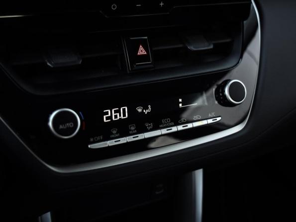 Toyota Corolla XII (E210) Рестайлинг с пробегом 2024 года, цена 3 283 335 рублей, 29830 км, универсал, Автокод Объявления