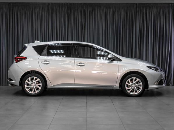 Toyota Auris II Рестайлинг с пробегом 2016 года, цена 1 499 000 рублей, 67117 км, хэтчбек, Автокод Объявления