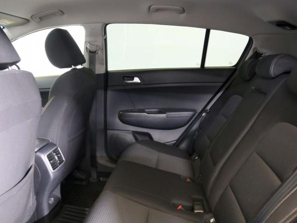 Kia Sportage IV Рестайлинг с пробегом 2018 года, цена 1 875 000 рублей, 123032 км, внедорожник, Автокод Объявления