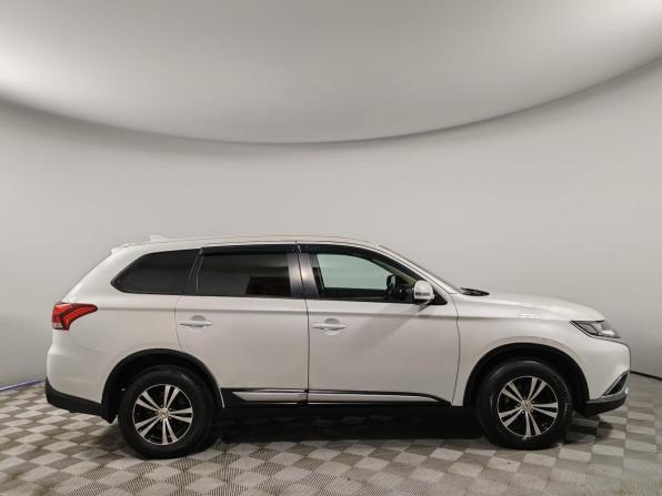Mitsubishi Outlander III Рестайлинг 2 с пробегом 2017 года, цена 1 929 000 рублей, 154087 км, внедорожник, Автокод Объявления