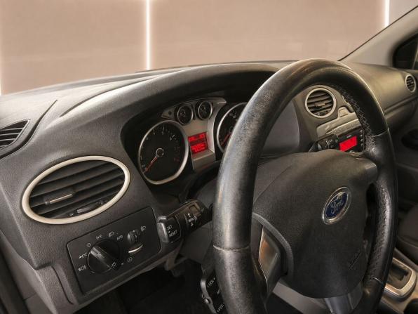 Ford Focus II Рестайлинг с пробегом 2010 года, цена 395 000 рублей, 234000 км, седан, Автокод Объявления
