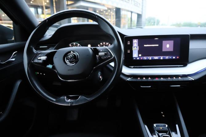 Skoda Octavia IV (A8) с пробегом 2022 года, цена 2 789 000 рублей, 146105 км, лифтбек, Автокод Объявления